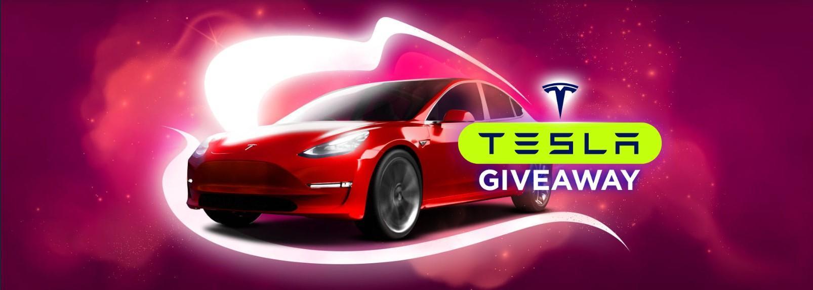 Punainen Tesla, jonka voi voittaa BitStarz Casinolta arvonnasta